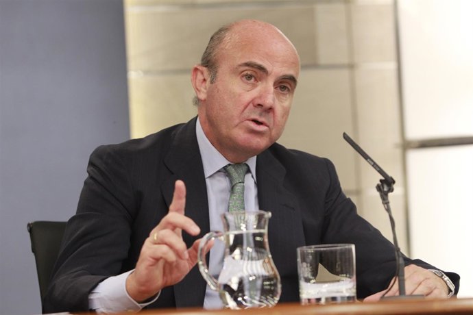 Luis de Guindos tras el Consejo de Ministros