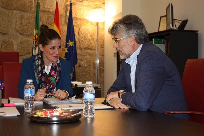 Isabel Gil Rosiña y Valentín García