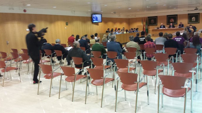 El salón de plenos esta mañana.