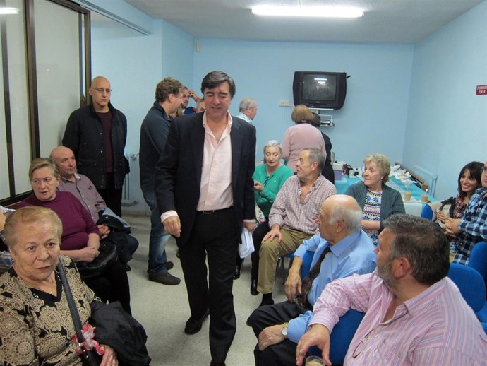 Bermúdez de Castro en el encuentro con afiliados del PP en Salamanca