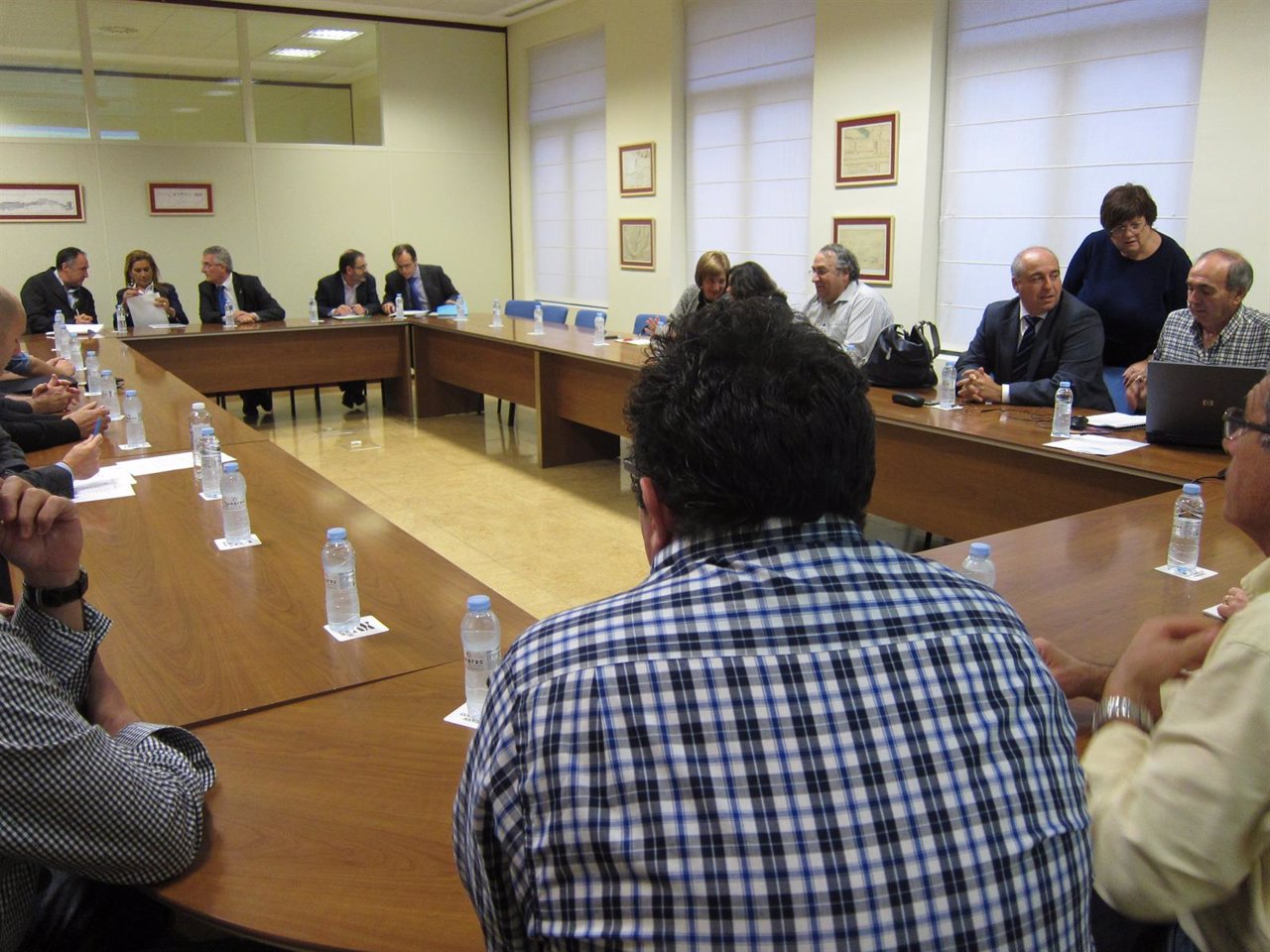 Olona se ha reunido con los alcaldes afectados por las riadas del Ebro