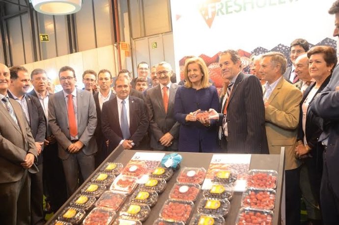 La ministra de Empleo, Fátima Báñez, en Fruit Attraction.