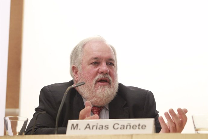 Miguel Arias Cañete en un encuentro de ESADE