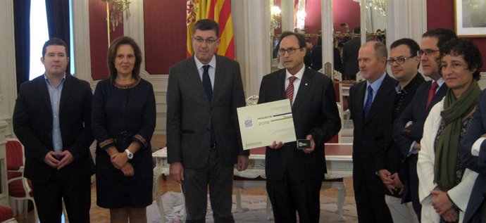 El presidente de las Corts recibe el proyecto de presupuestos