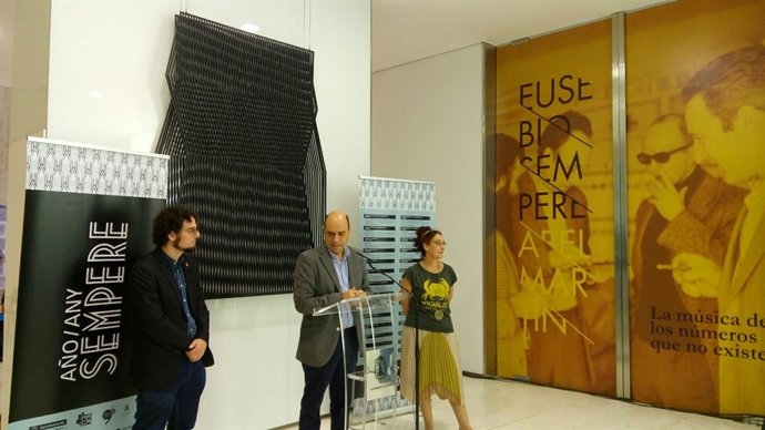 Echávarri durante la inauguraicón de la muestra sobre Sempere