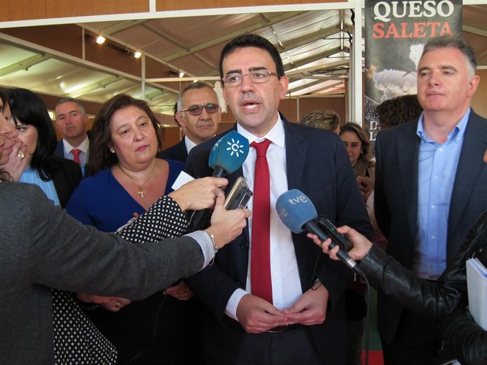 El portavoz del PSOE-A en el Parlamento, Mario Jiménez. 