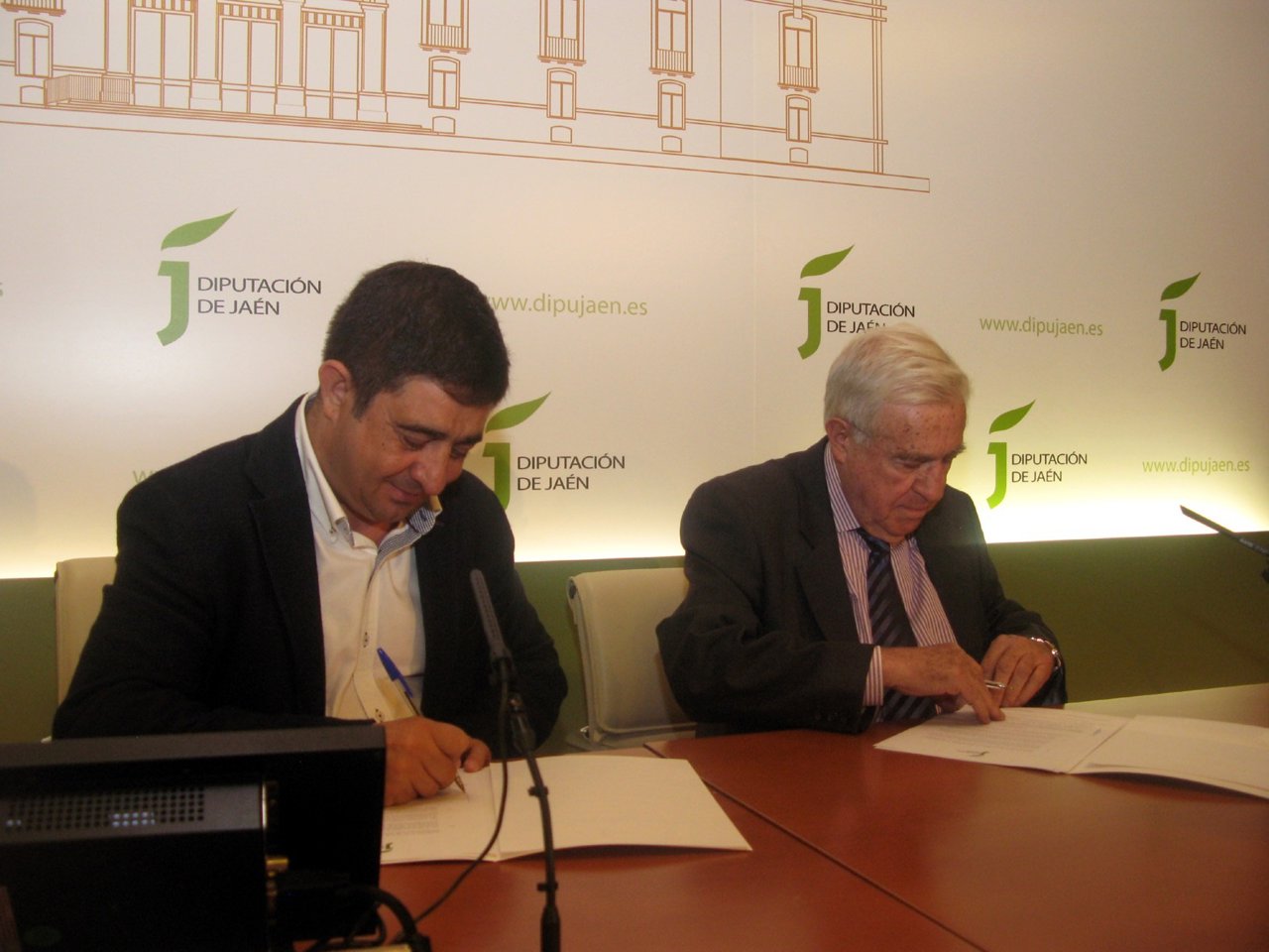 Firma de Diputación con la Asociación Rural Mediterránea 