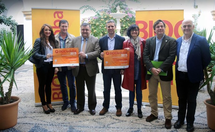 Sánchez (centro), entre Zurera y Pernichi, en la presentación