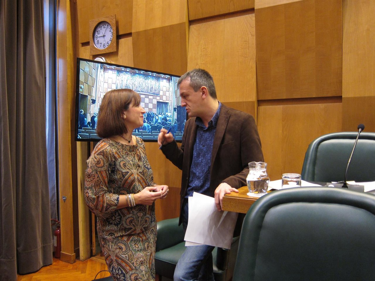Fernando Rivarés (ZEC) con Sara Fernández (C's)