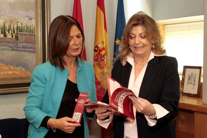 ENGRACIA HIDALGO ENTREGA EL PROYECTO DE PRESUPUESTOS 2016 A LA PRESIDENTA DE LA 