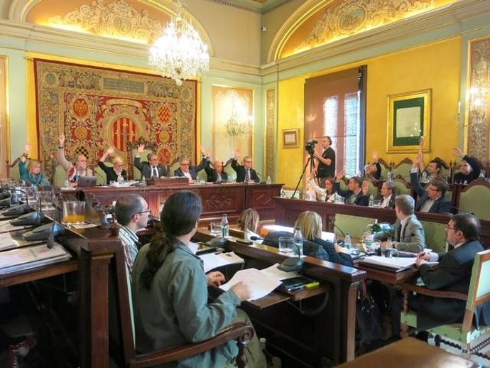 C's, Crida-CUP y el PSC han aprobado juntos las ordenanzas fiscales