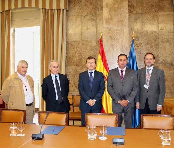 Pablo Saavedra se reúne con respresentantes de la Vega Baja del Segura