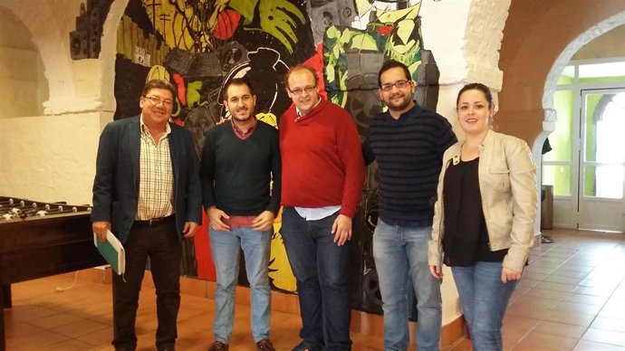 Visita a un centro juvenil en Trigueros. 