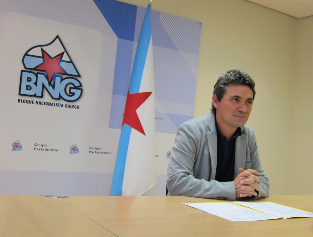 El diputado Daniel Rodas en rueda de prensa