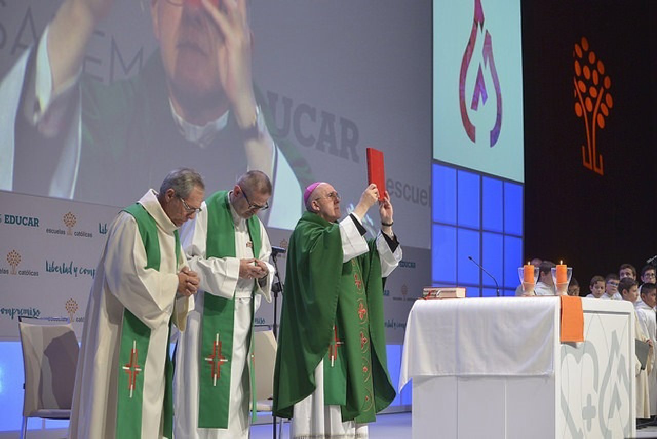 Carlos Osoro en el congreso de Escuelas Católicas