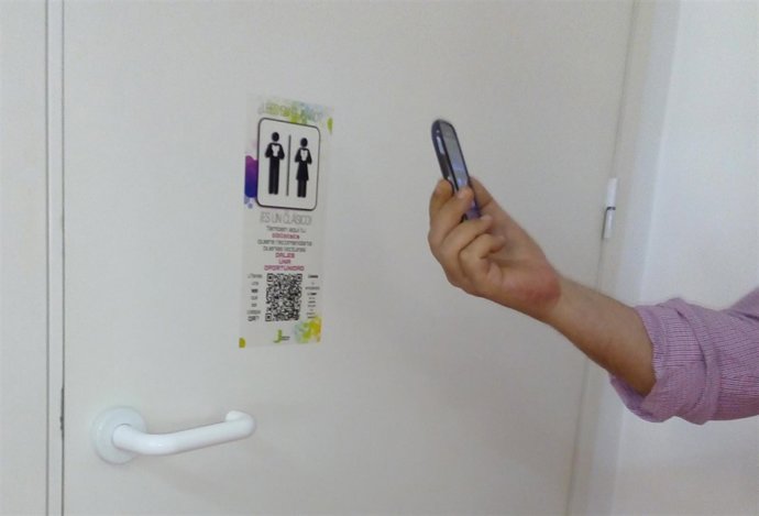 Relatos en las puertas del baño