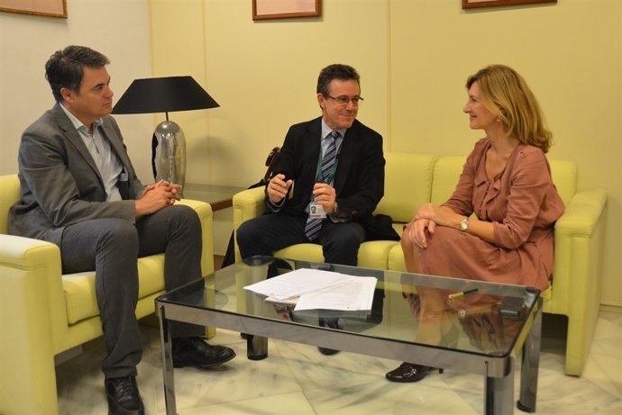 Reunión de Alicia Martínez (PP-A) con agentes de propiedad inmobiliaria