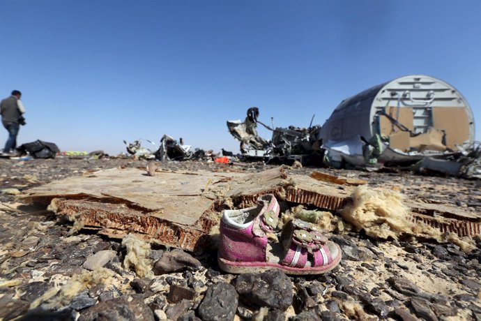 Restos del avión ruso estrellado en la península egipcia del Sinaí