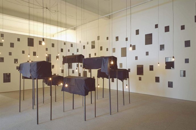 Les tombeaux, 1996. Christian Boltanski