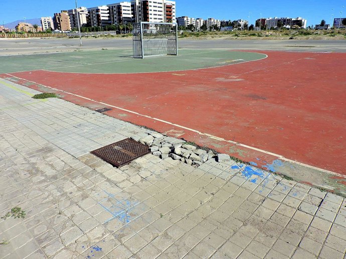 Pista deportiva de la Avenida del Mediterráneo de Almería