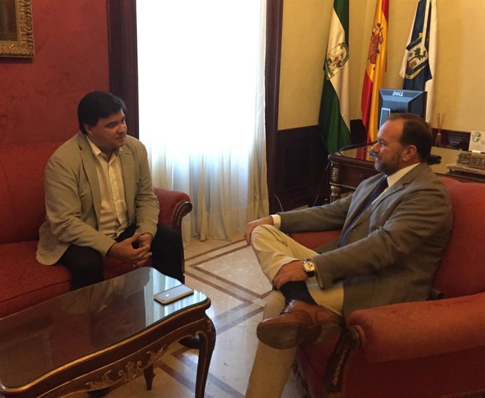 Reunión del Ayuntamiento de Huelva para la candidatura de Carolina Marín