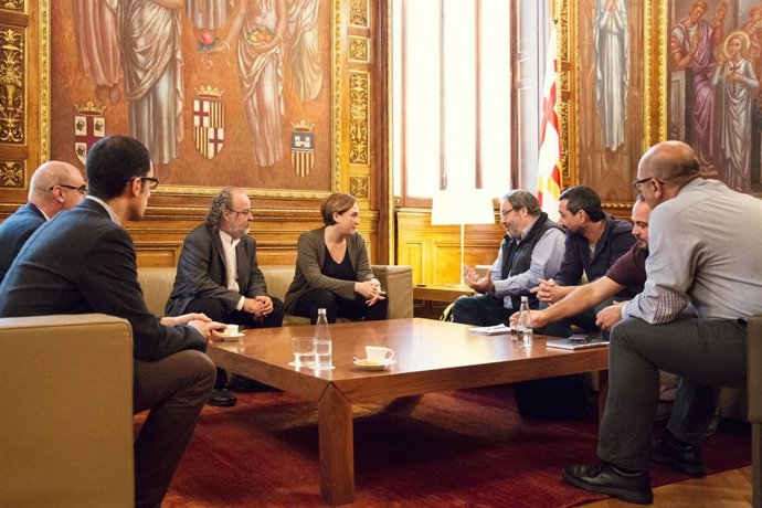 Reunión de los resp.De Seguridad A.Recasens y J.Barbero con A.Colau (centro)