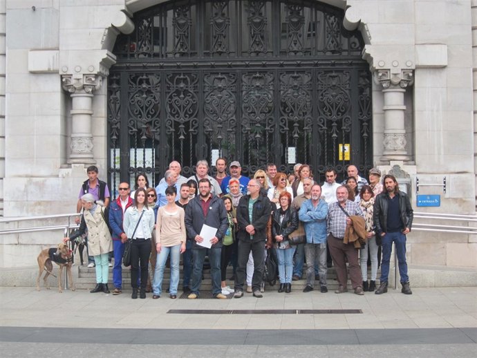 Miembros de Ganemos Santander Sí Puede junto con el edil Antonio Mantecón 