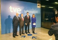 Pedro Sánchez dice que España no necesita "más derechas" y dice que no estará "a gusto" pactando con ellas