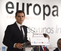 Rivera: "No hemos venido a calentar banquillo ni al 'y tú más' sino a que este país cambie"