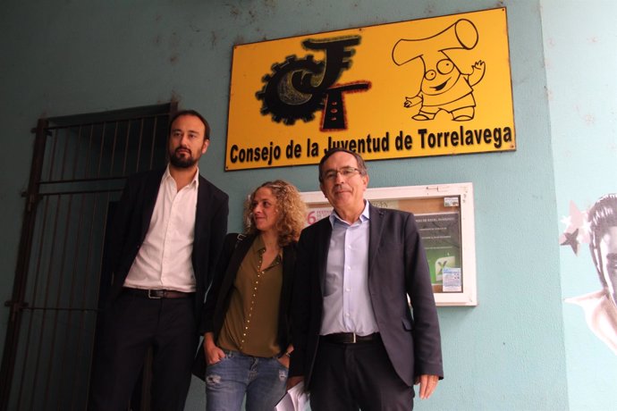 Cruz Viadero y López Estrada visitan el Consejo Municipal de Juventud
