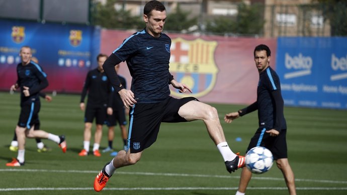 Vermaelen durante el entrenamiento del FC Barcelona
