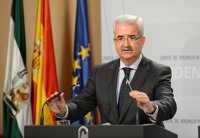 La Junta modificará la Ley del ente público de crédito pactada con IU