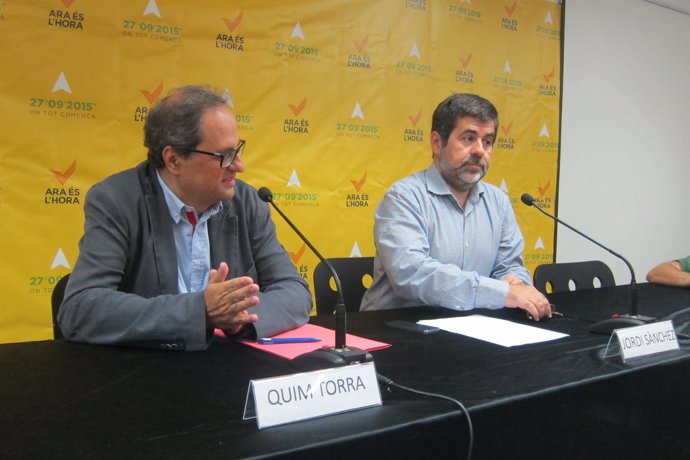 Los presidentes de Òmnium, Quim Torra, y ANC, Jordi Sànchez