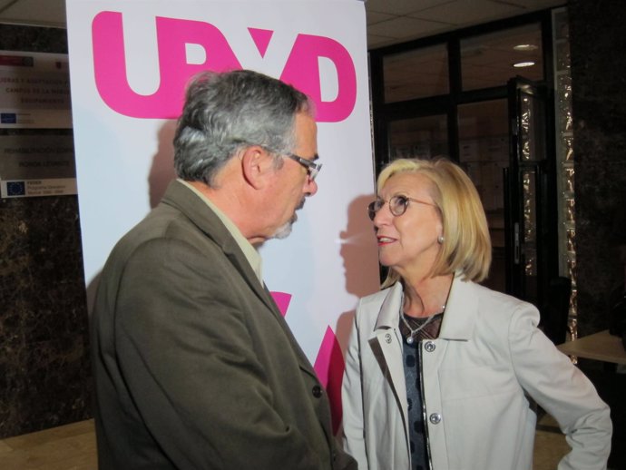 Rosa Díez charla con José Antonio Sotomayor