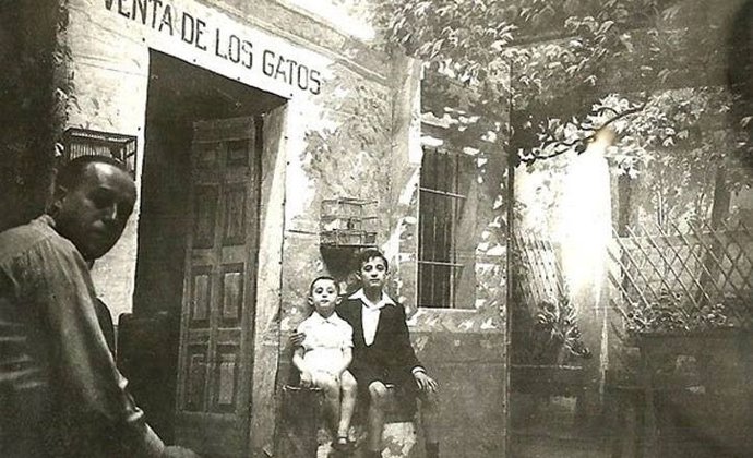 Foto histórica de la Venta de los Gatos.