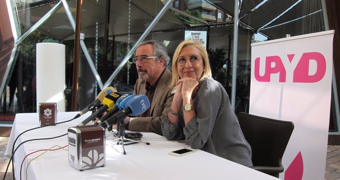 Rosa Díez junto a Sotomayor en una rueda de prensa en Murcia