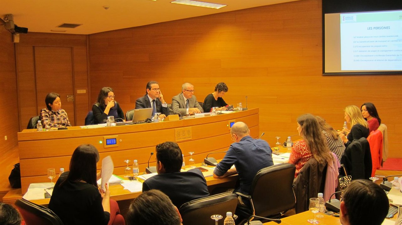 Oltra en su comparecencia en las Corts para explicar sus presupuestos