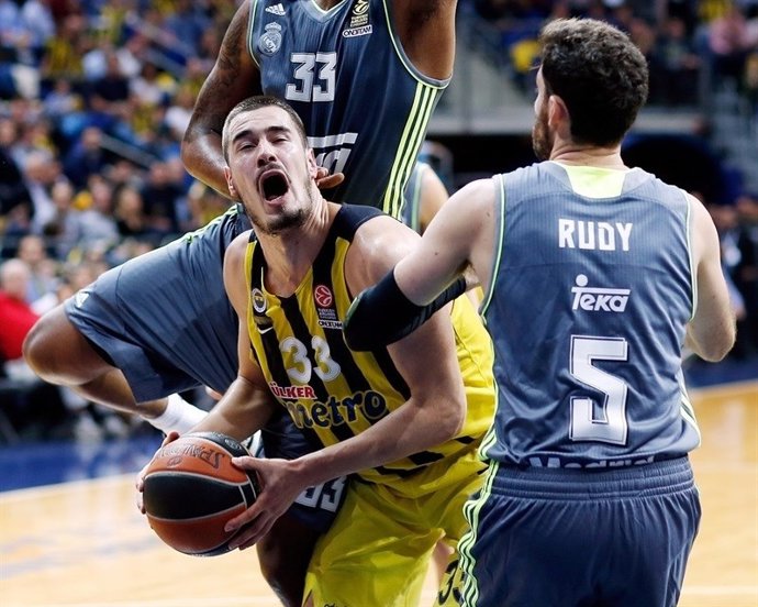Fenerbahce Istanbul vs. Real Madrid, Kalinic y Rudy Fernandez