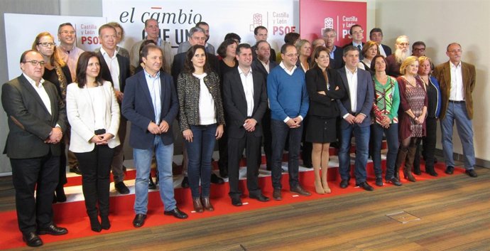 Luis Tudanca y César Luena junto a candidatos del PSOE en Castilla y León