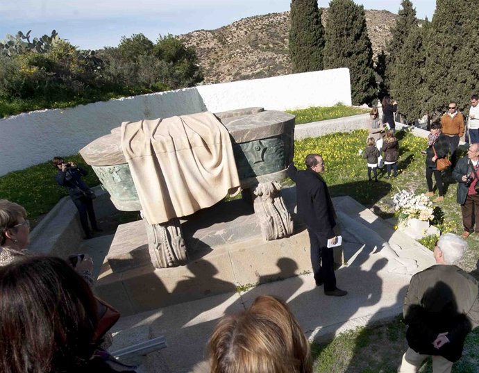 Imagen del mausoleo de Isaac Peral
