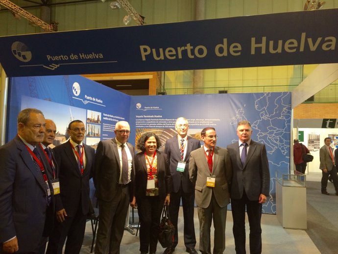 Representantes del Puerto de Huelva, en el  I Salón de la Minería Metálica.