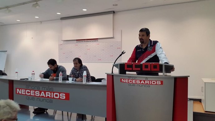 Óscar Arroyo (CC.OO) en una asamble de delegados