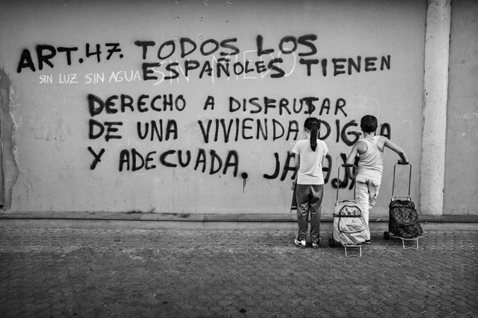 Fnac expone 'Pobreza infantil en España'