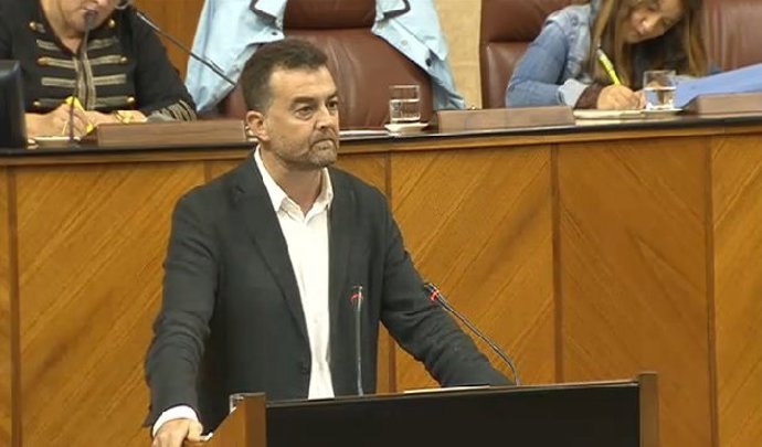 El coordinador general de IULV-CA, Antonio Maíllo, en el debate del Presupuesto