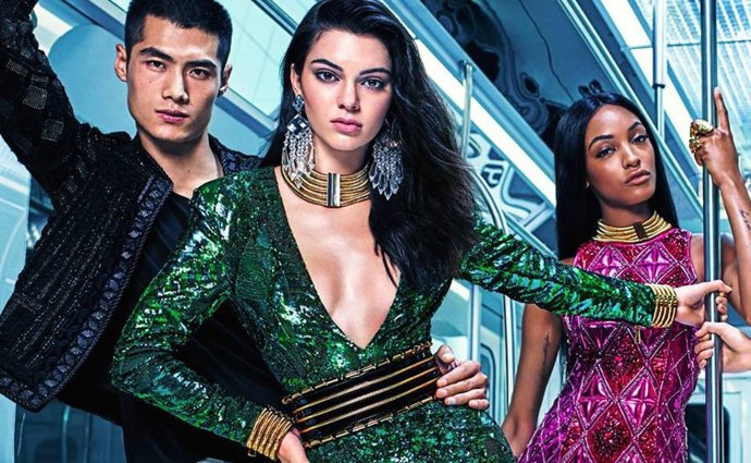 Balmain para H&M: un sistema de colas, una pulsera y 10 minutos para comprar