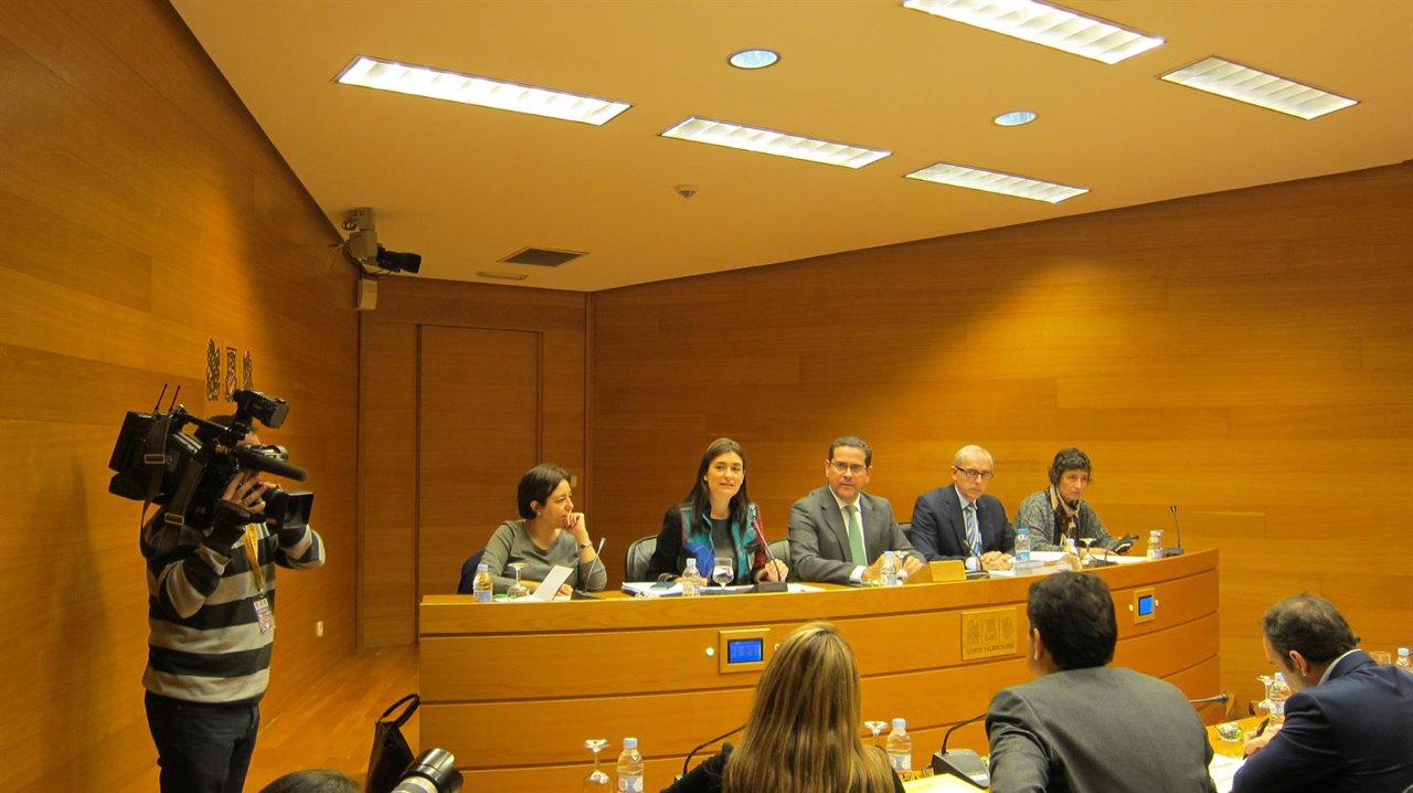 La consellera Carmen Montón presenta los presupuestos de su departamento