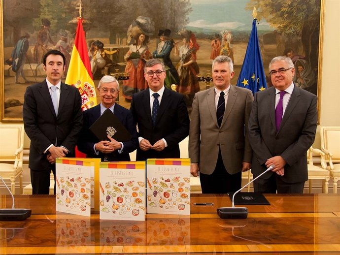 Firma Convenio Ministerio de Educación y Real Aacdemia de Gastronomía