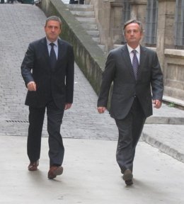 Pere Rotger, junto a su abogado