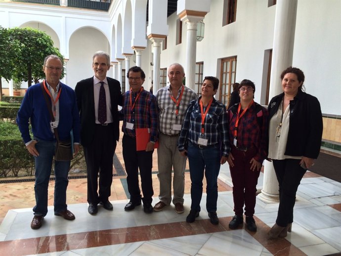 Encuentro de Alonso con pacientes oncológicos de Cádiz