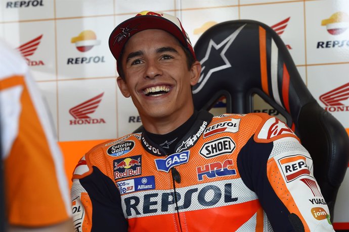 Marc Márquez en el box de Brno